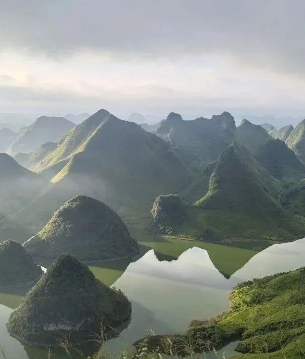 崇左云雾喀斯特群山