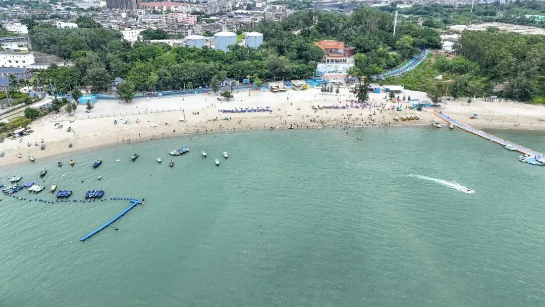 鱼骨沙洲航拍,海湾、沙滩与浮桥
